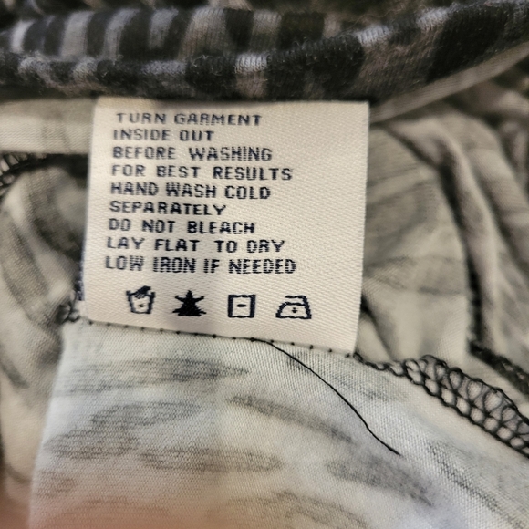 Liz Lange Completely Me Lovely Maxi Dress V Neck Soft Flowing Fabric For Fall PL - Picture 8 of 12